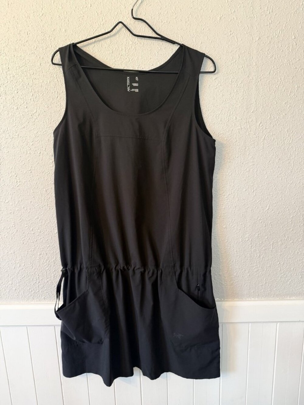Arc'Teryx Contenta Dress Womens XL Black Sleeveless Outdoor Gorpcore Pockets - Picture 2 of 12